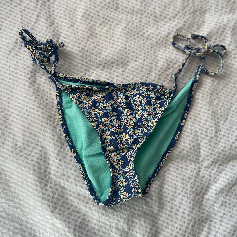 Xhilaration Blue Floral Bikini Bottom